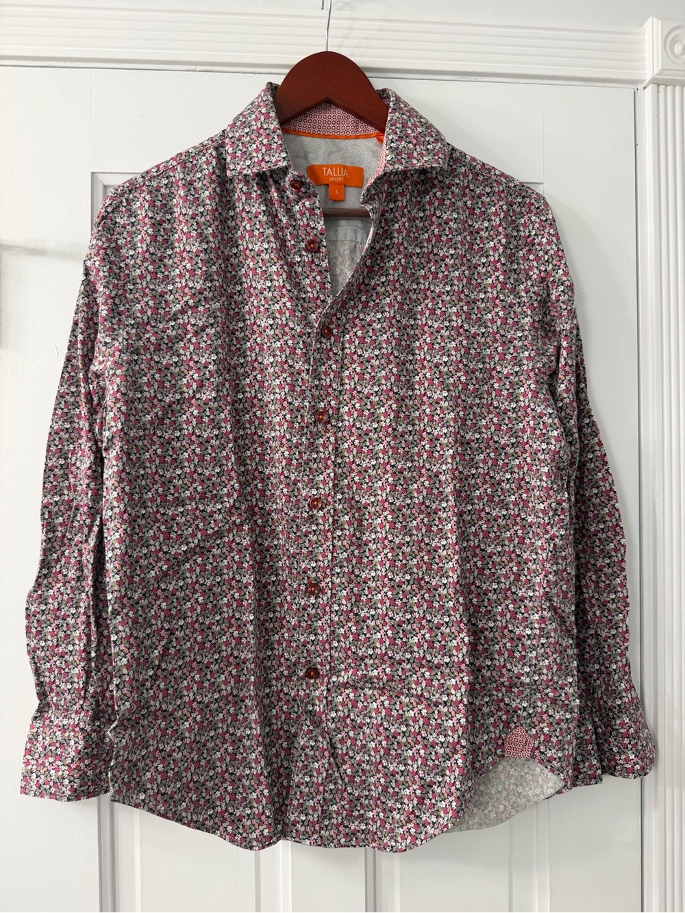 TALLIA Pink and White Micro-Florals Button-Down Shirt